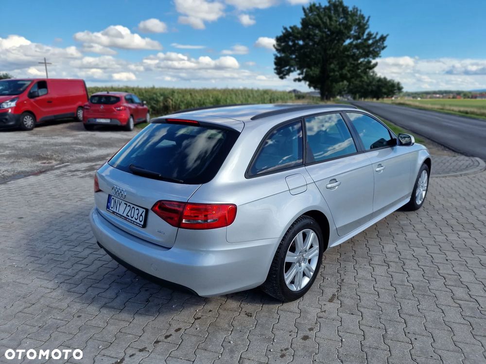 Audi A4 Avant 2.0 TDI DPF quattro - 9