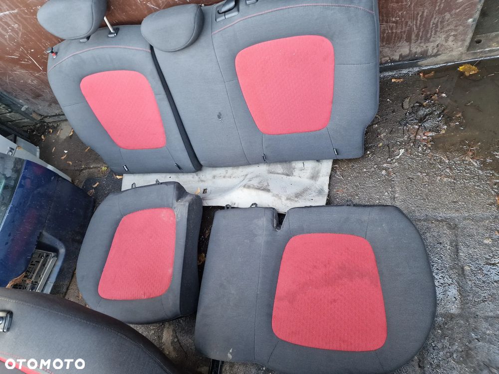 Komplet  foteli  hyundai  i20  12-14 - 2