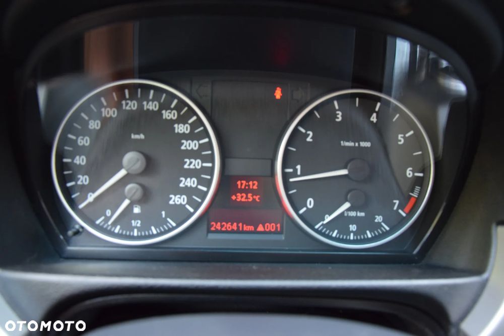 BMW Seria 3 - 32