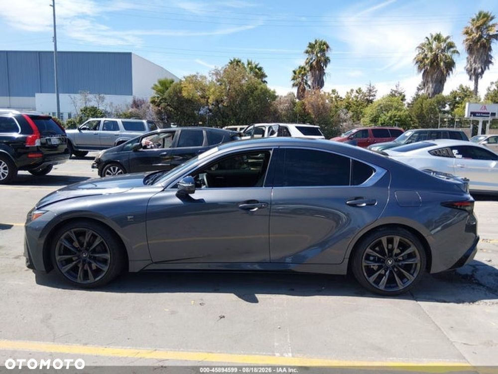 Lexus IS - 3
