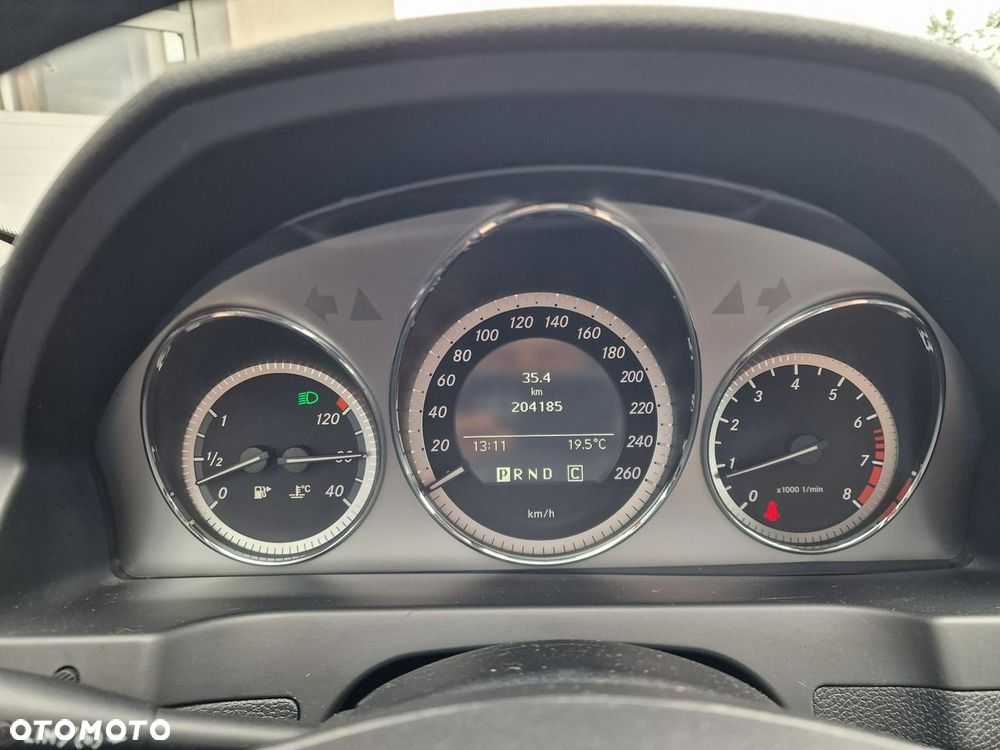 Mercedes-Benz Klasa C 180 BlueEFFICIENCY 7G-TRONIC Avantgarde - 34