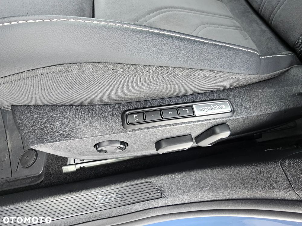 Volkswagen Golf - 14