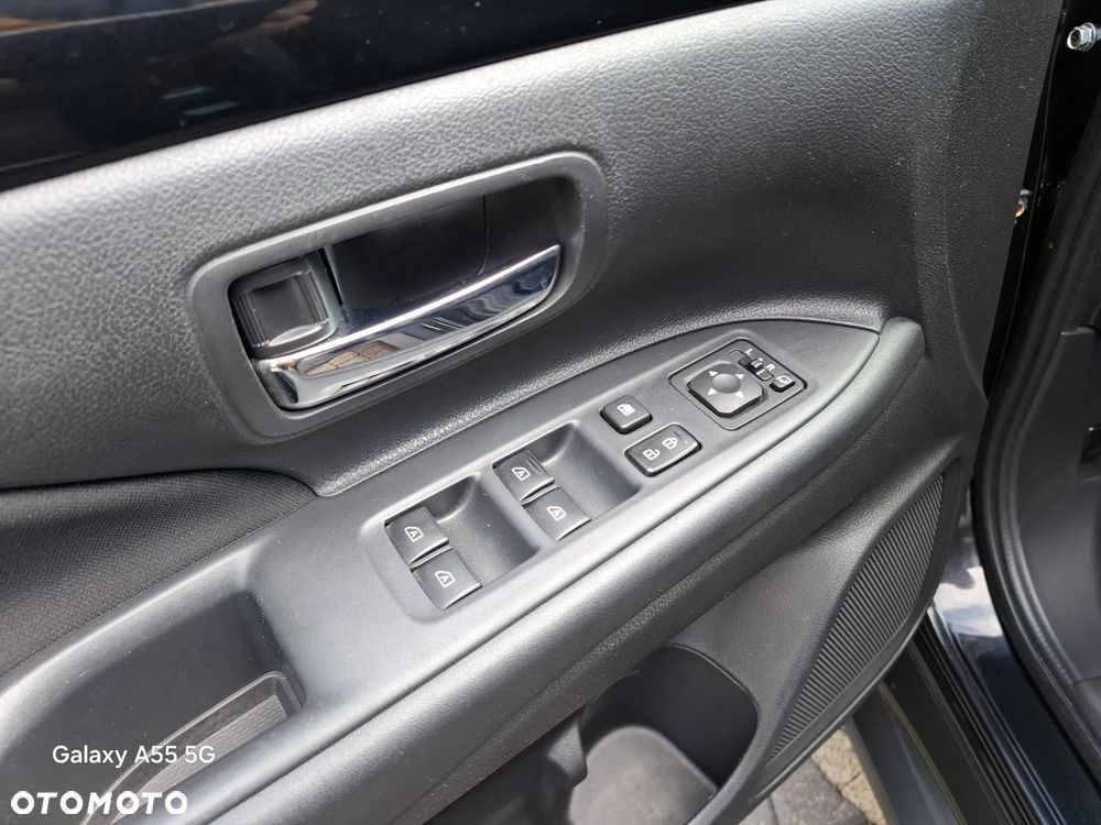 Mitsubishi Outlander 2.0 Intense 2WD CVT - 13