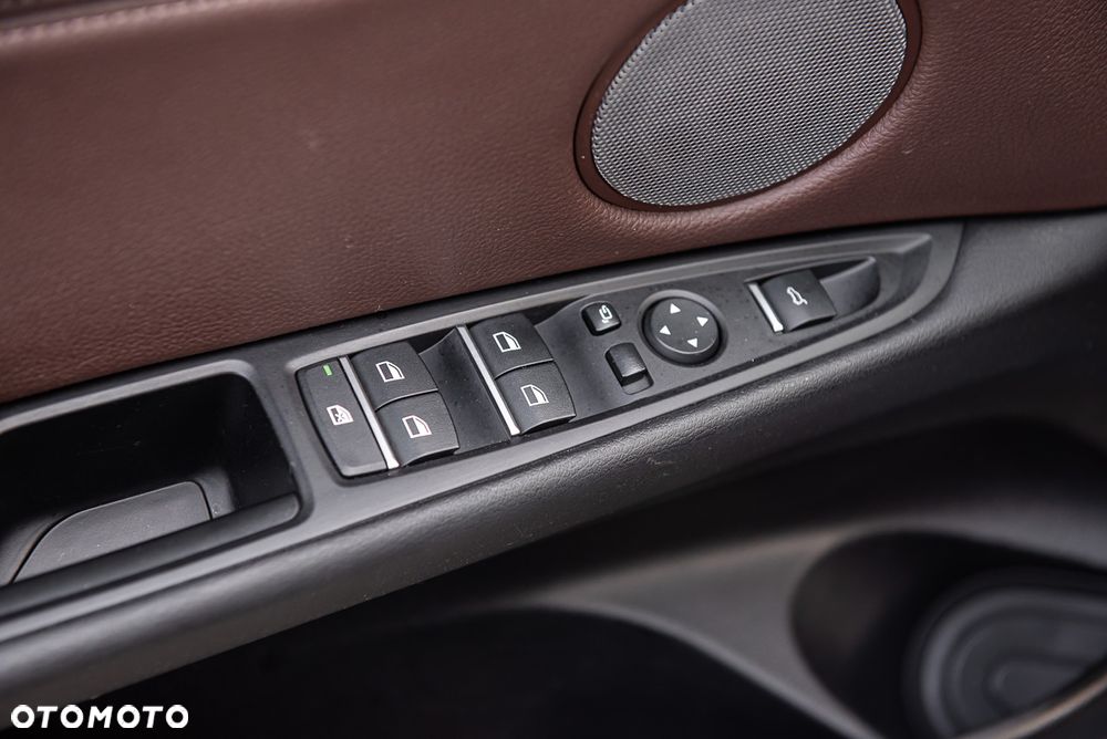 BMW X5 xDrive50i Sport-Aut - 13