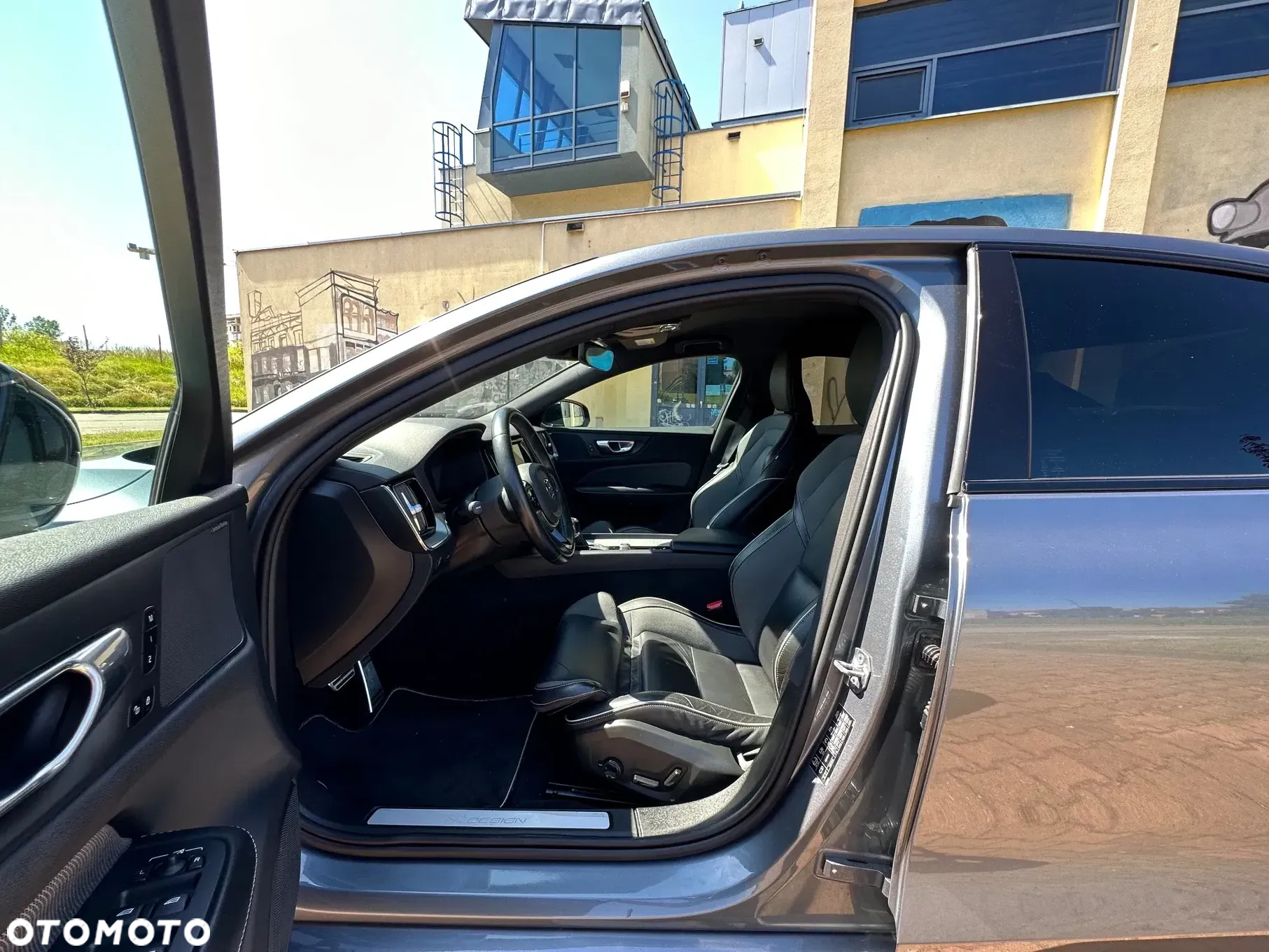 Volvo S60 T4 R-Design - 29