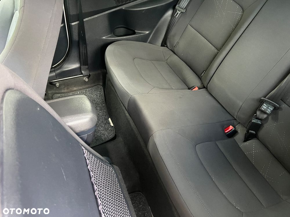 Kia Rio 1.2 L - 11