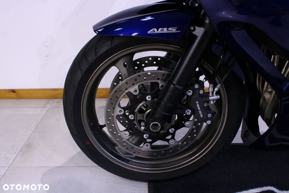 Suzuki GSX - 32