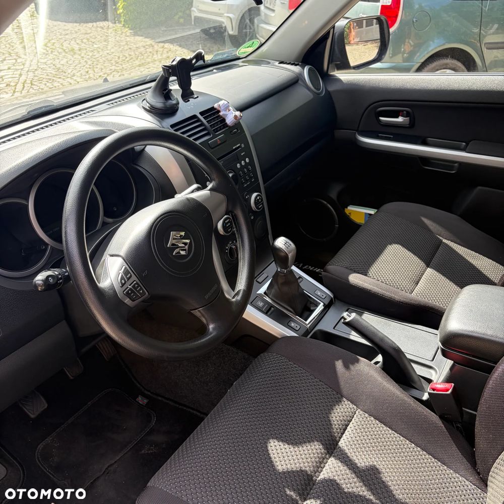 Suzuki Grand Vitara 2.0 - 13