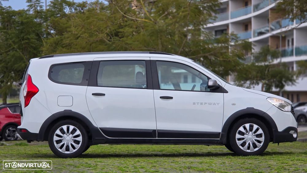 Dacia Lodgy 1.5 dCi Stepway 7L - 11