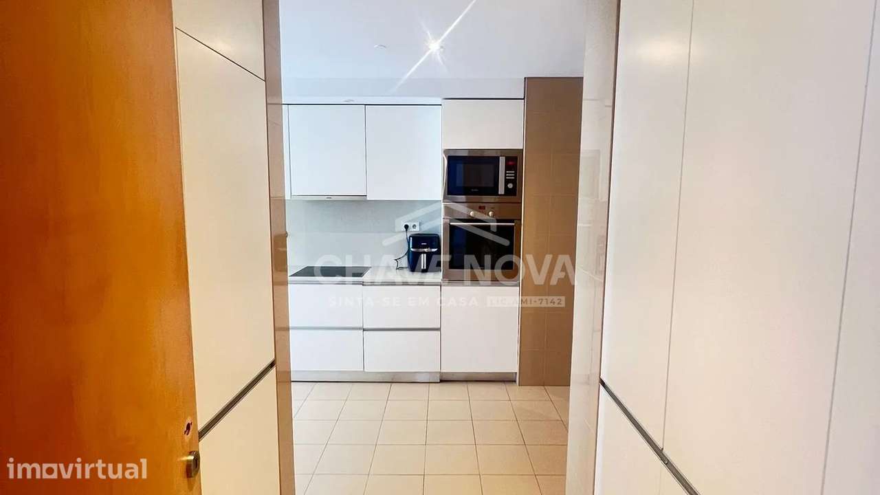 T3 c/ 2 Lugares de Garagem no Arrábida Plaza - Grande imagem: 3/46