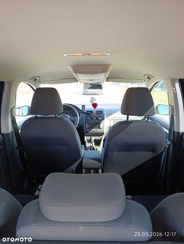 Volkswagen Touran - 13