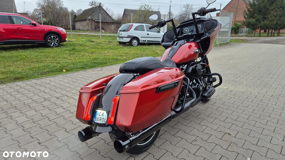 Harley-Davidson Touring Road Glide - 2