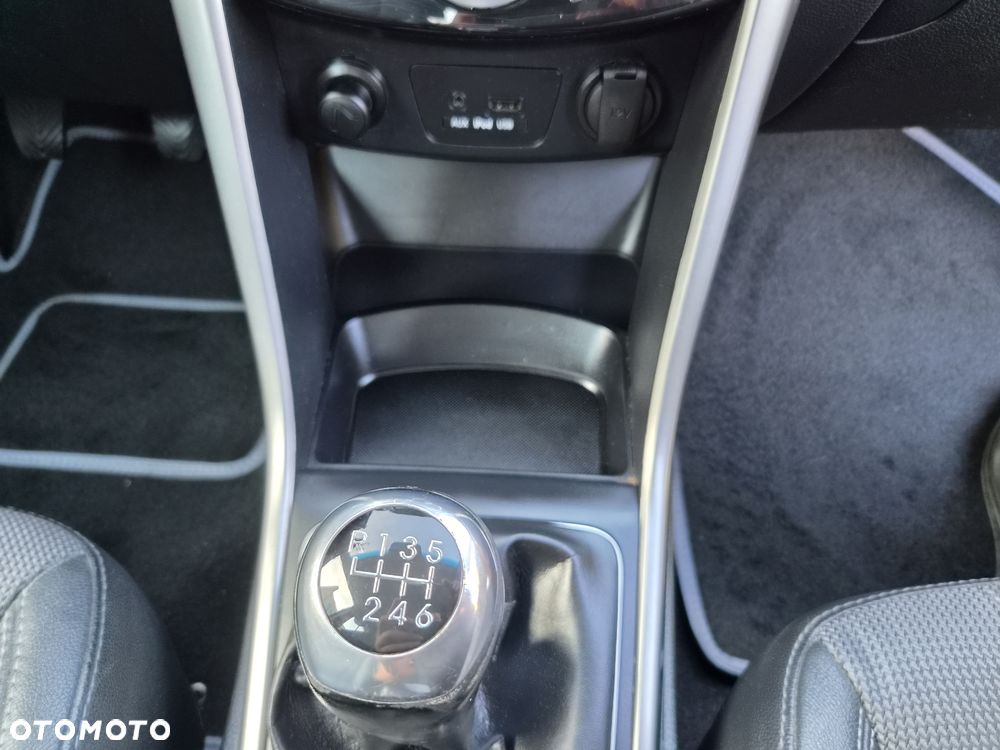 Hyundai i30 blue 1.6 GDI YES Gold - 30