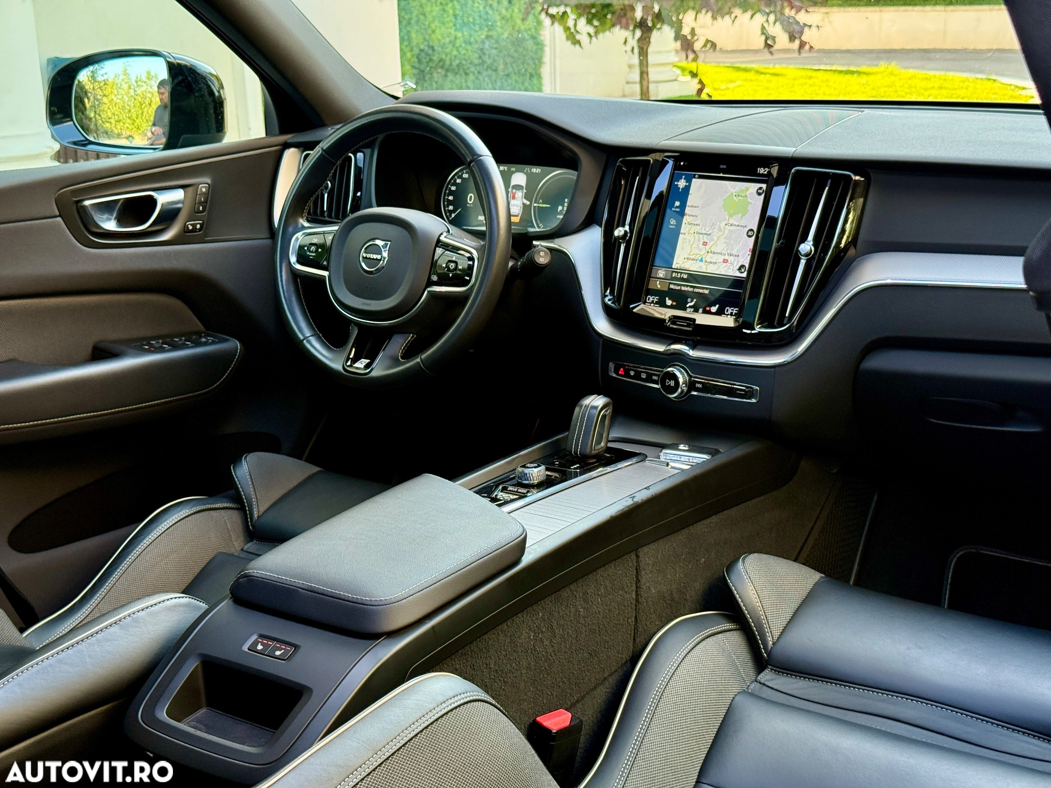Volvo XC 60 Recharge T8 Twin Engine eAWD R-Design - 26