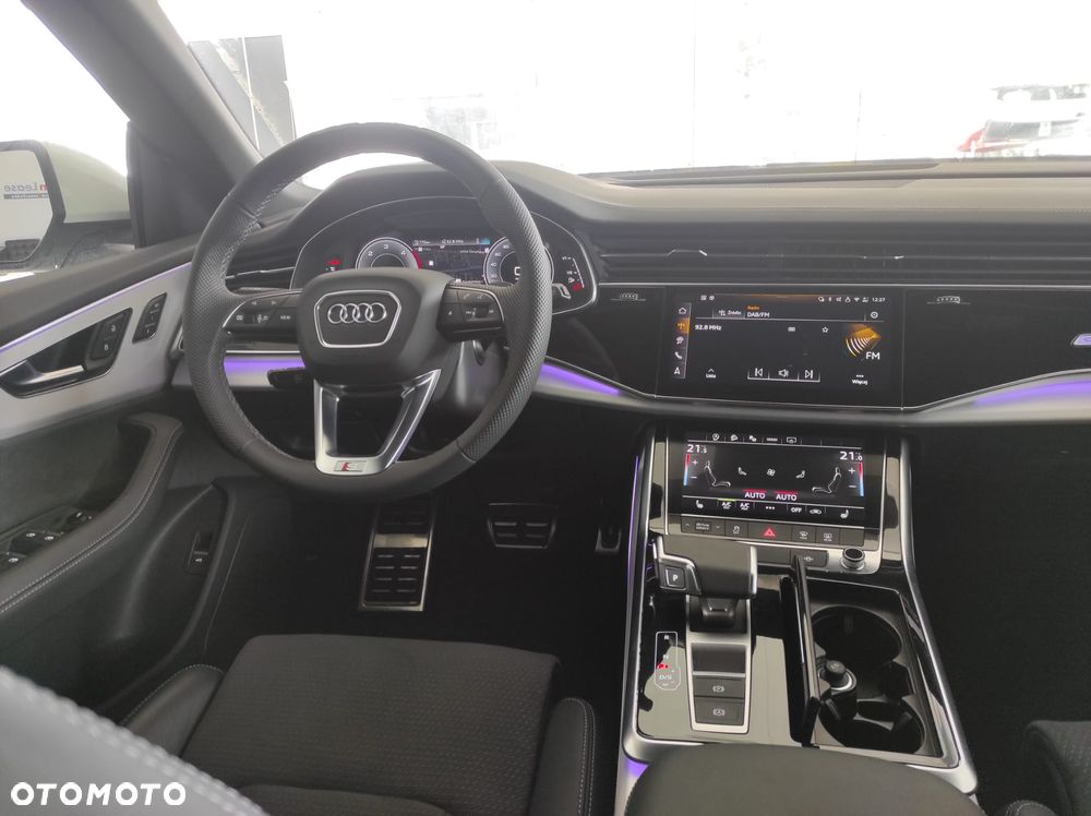 Audi Q8 - 9