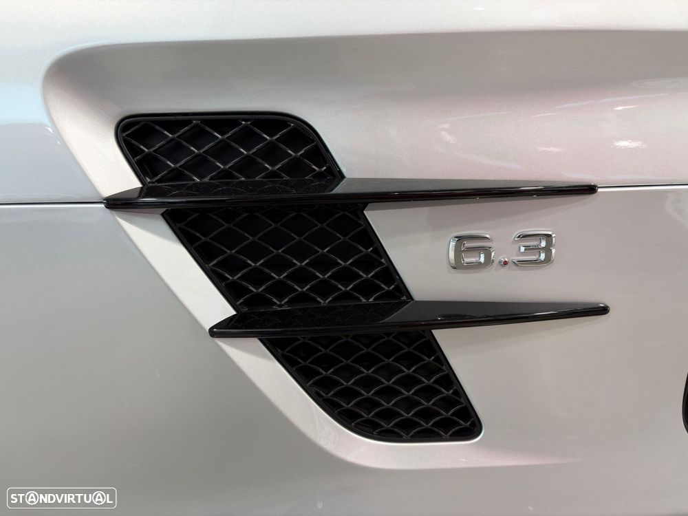 Mercedes-Benz SLS 63 AMG - 9