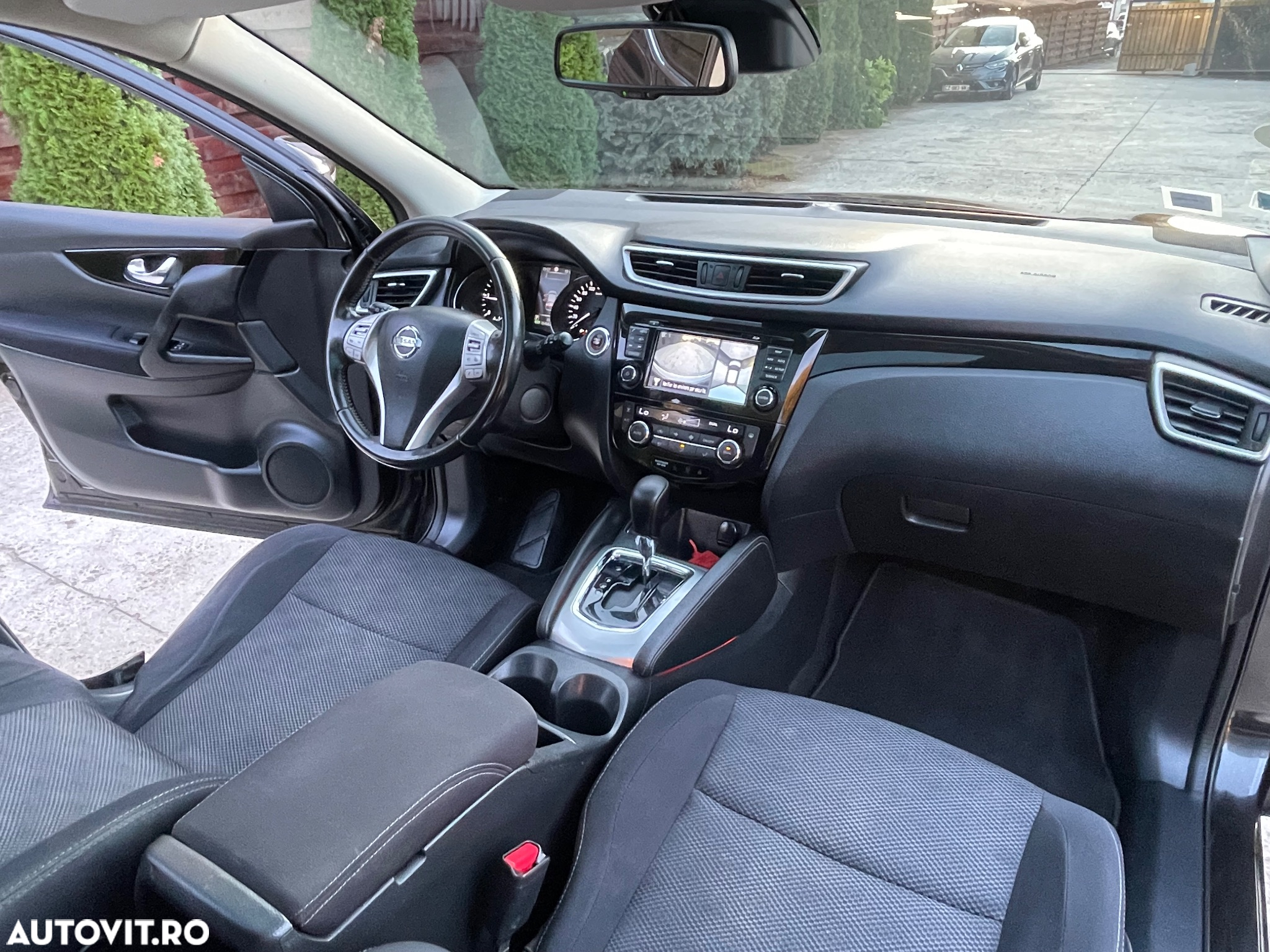 Nissan Qashqai 1.6 DCI Start/Stop X-TRONIC Tekna - 37