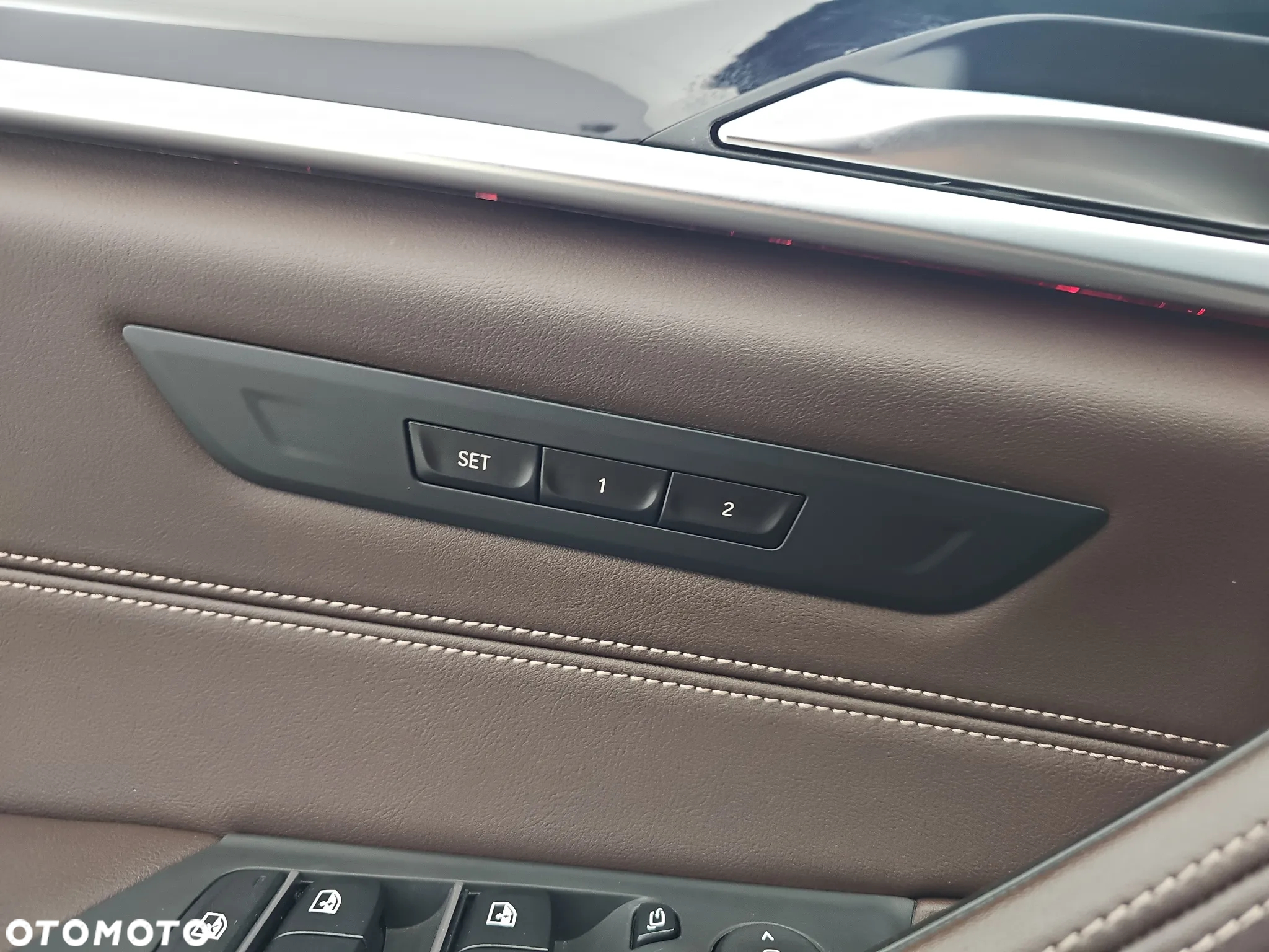 BMW Seria 5 M550i xDrive - 13