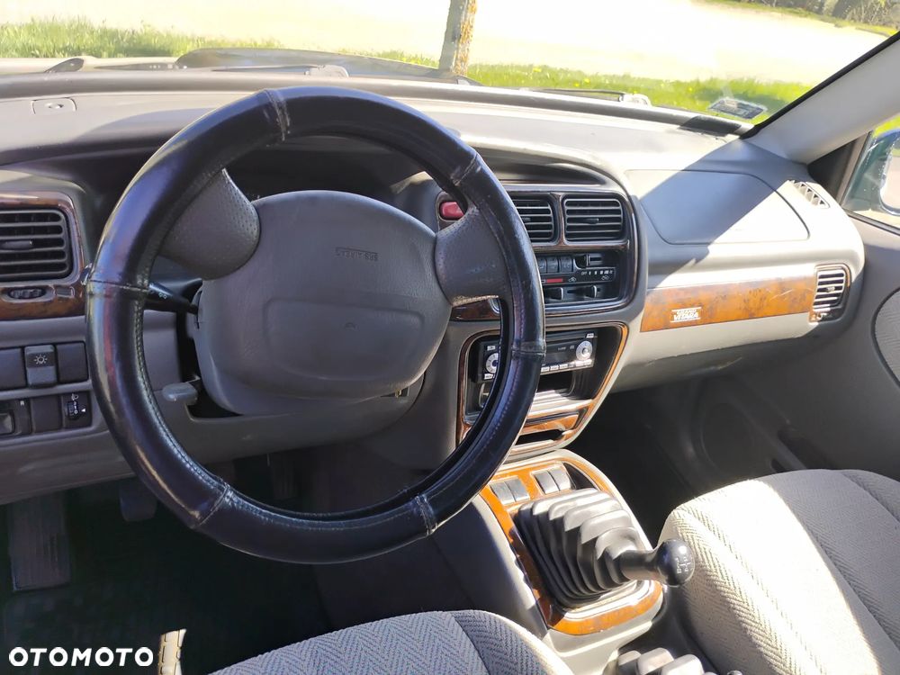 Suzuki Grand Vitara 2.0 TD - 8