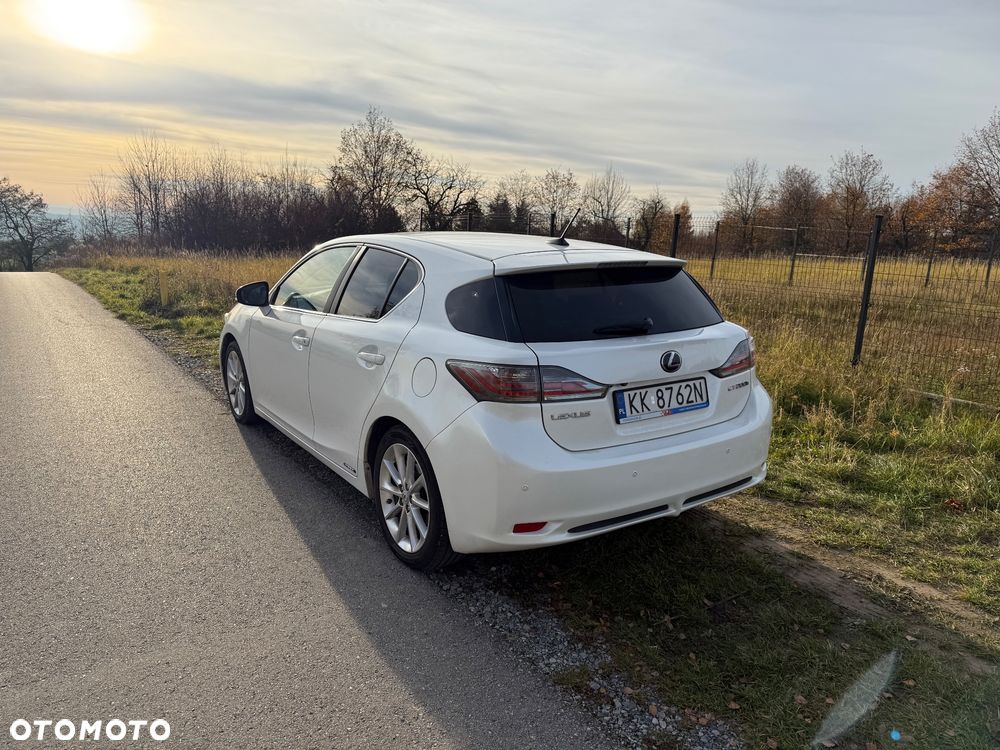 Lexus CT - 11