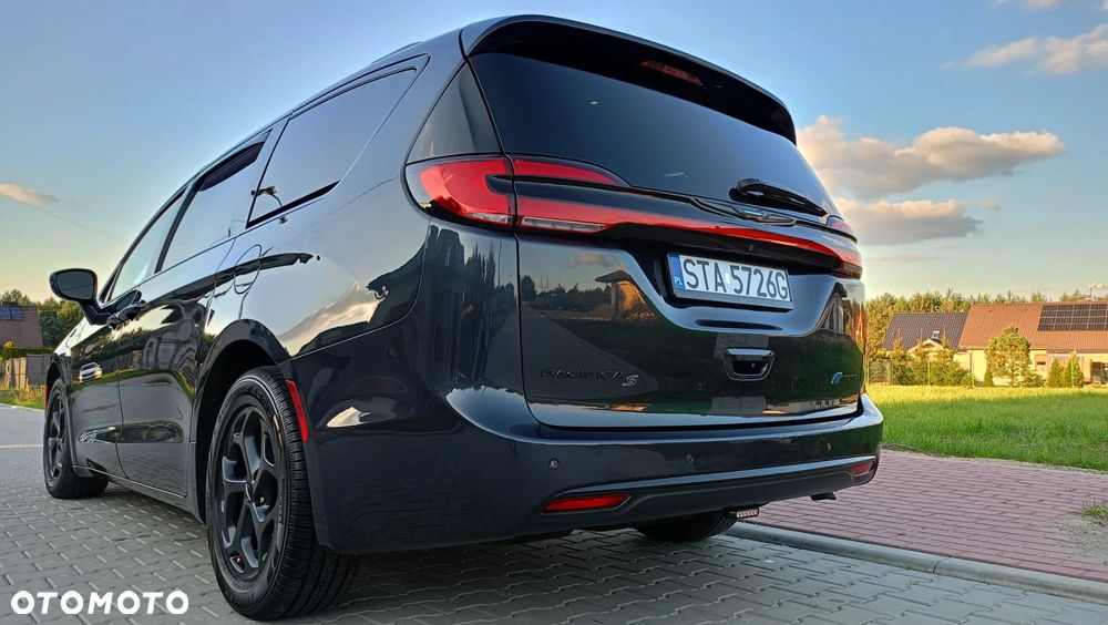 Chrysler Pacifica - 9