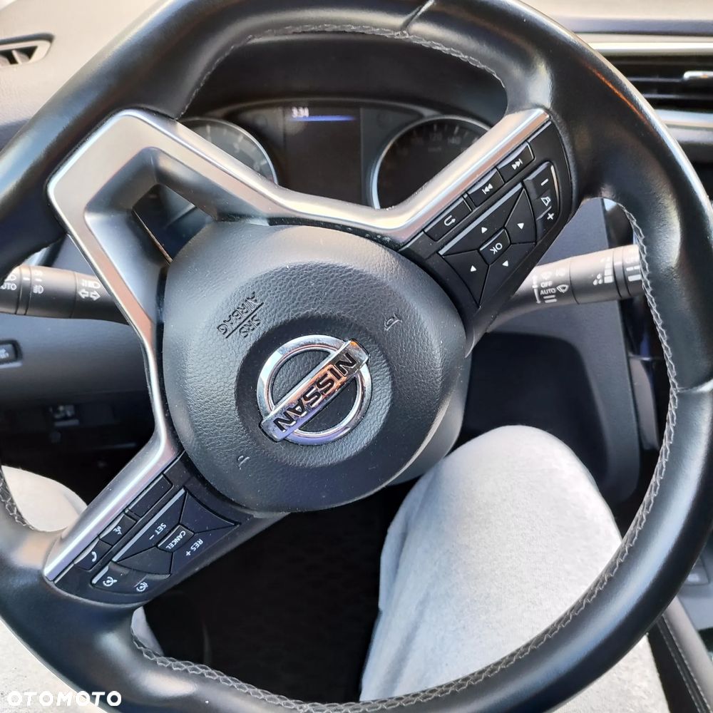 Nissan Qashqai 1.3 DIG-T SHIRO - 8
