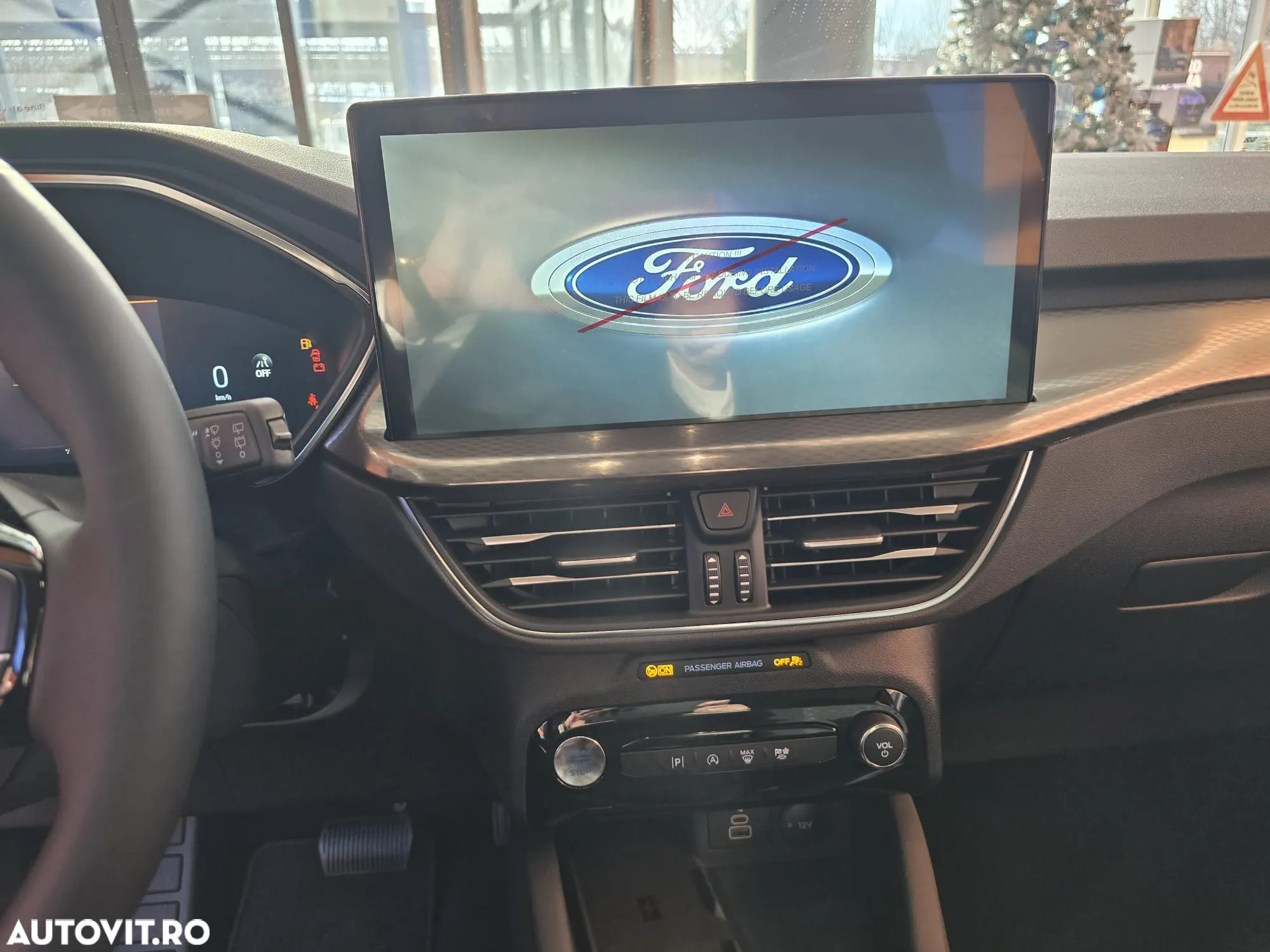 Ford Kuga - 25