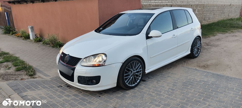 Volkswagen Golf - 1