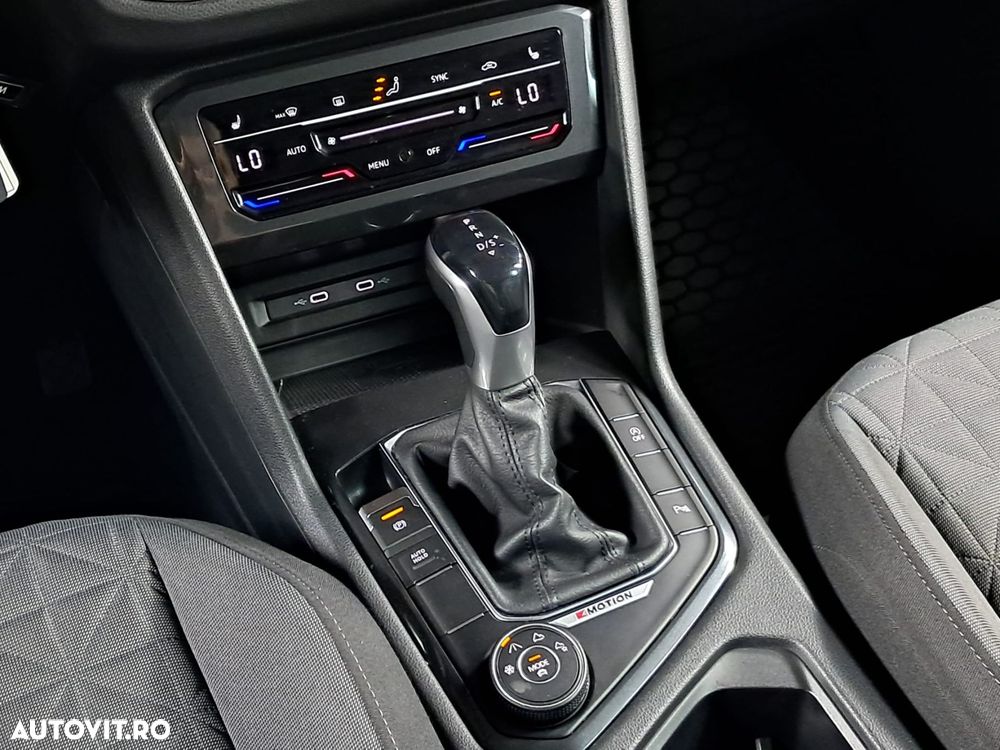 VOLKSWAGEN Tiguan 2020 — imagine 24