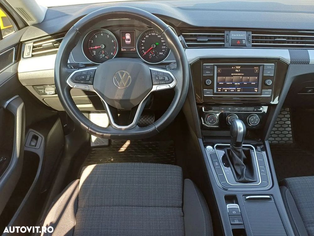 Volkswagen Passat - 12
