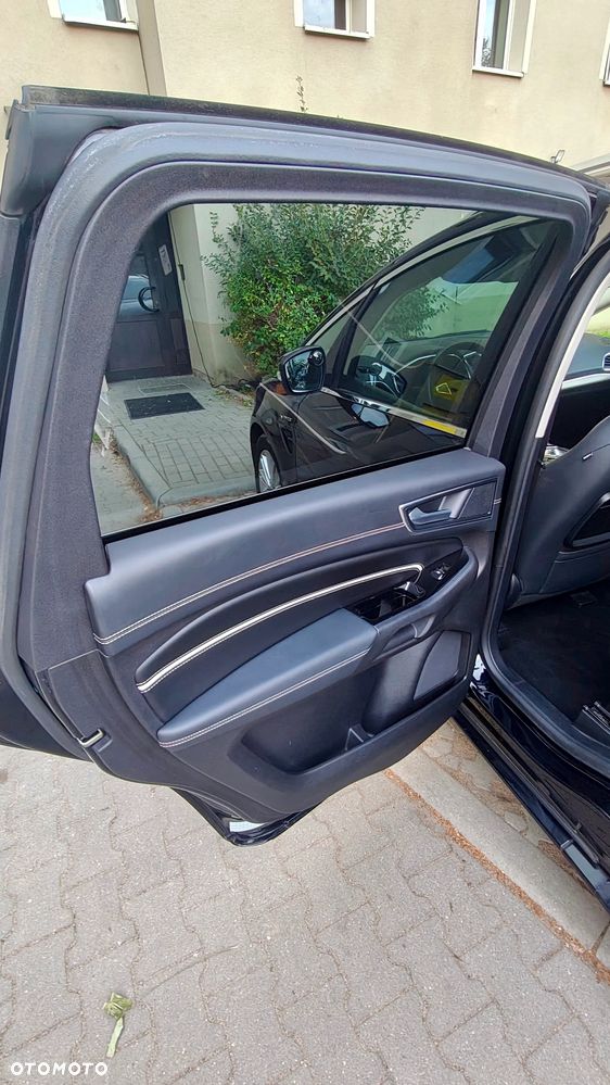 Ford S-Max - 24