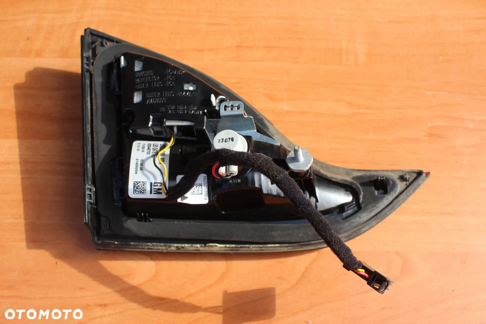 LAMPA PRAWY TYŁ PRAWA TYLNA W KLAPĘ LED OPEL ZAFIRA C EUROPA 39028600 - 6