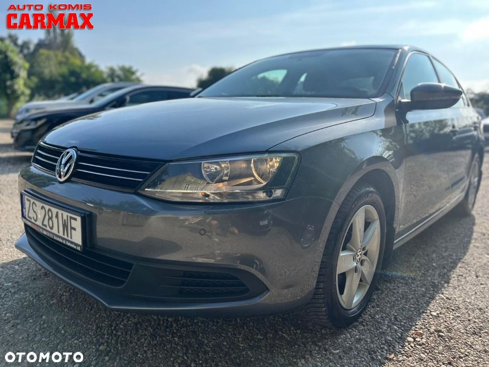Volkswagen Jetta 1.6 TDI Comfortline - 4