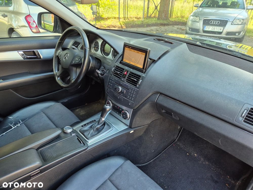 Mercedes-Benz Klasa C 320 CDI DPF 7G-TRONIC Avantgarde - 17