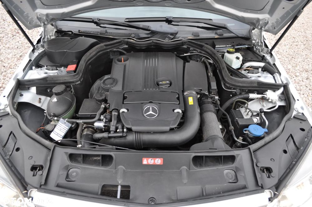 Mercedes-Benz Klasa C 180 CGI Automatik BlueEFFICIENCY Avantgarde - 30