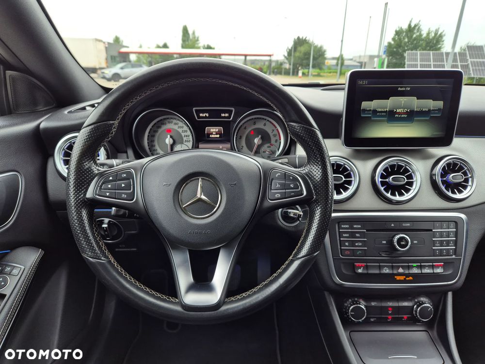 Mercedes-Benz CLA 180 7G-DCT - 13