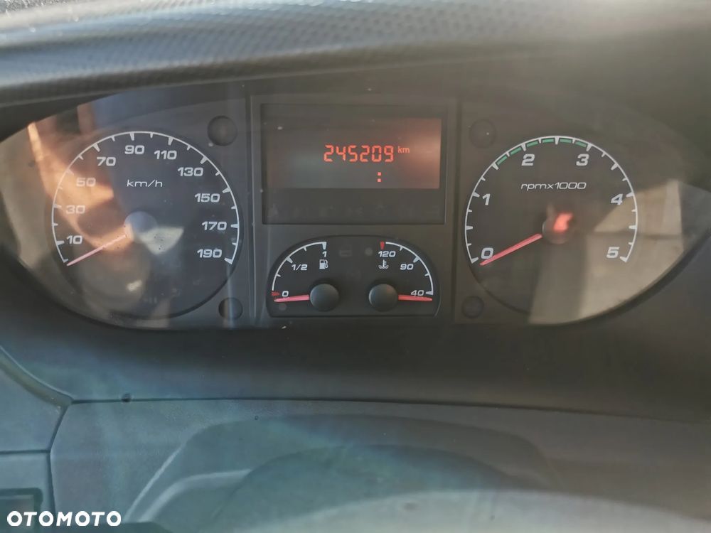 Iveco Daily 35C13 blaszak 130KM blizniak L3H3 długi wysoki Klima Bagażachowy Hak L2H3 - 14