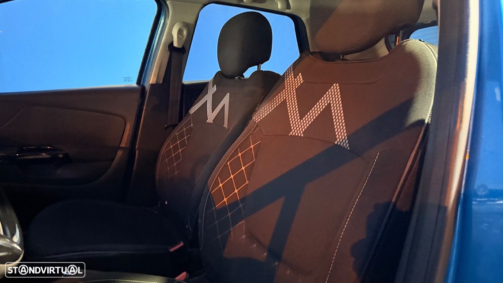 Renault Captur 1.5 dCi Exclusive EDC - 6