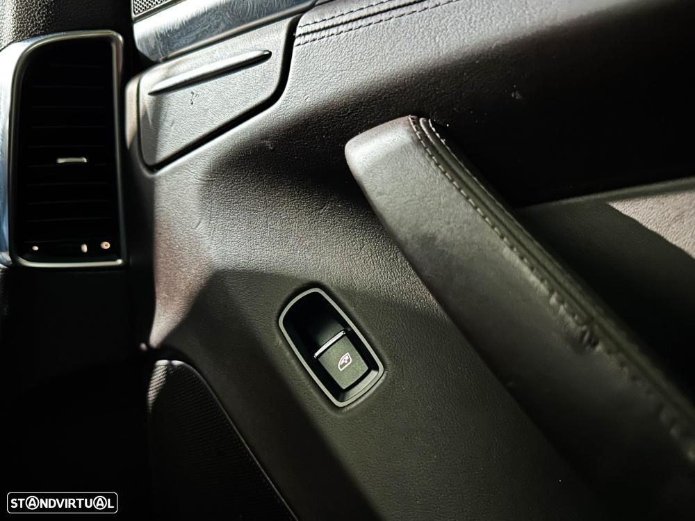 Porsche Panamera S E-Hybrid - 24