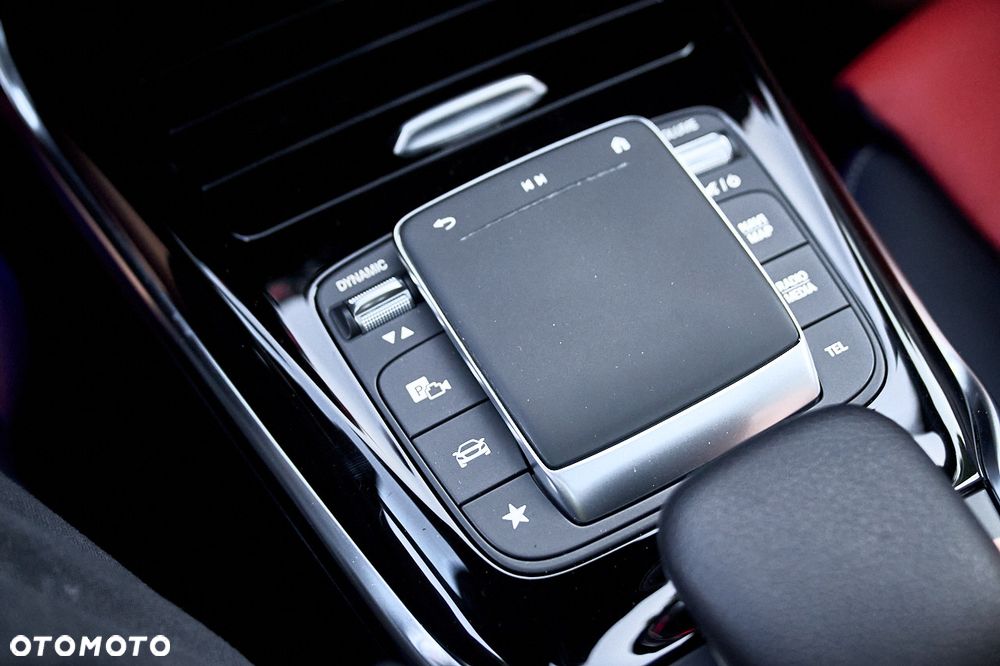 Mercedes-Benz CLA - 39