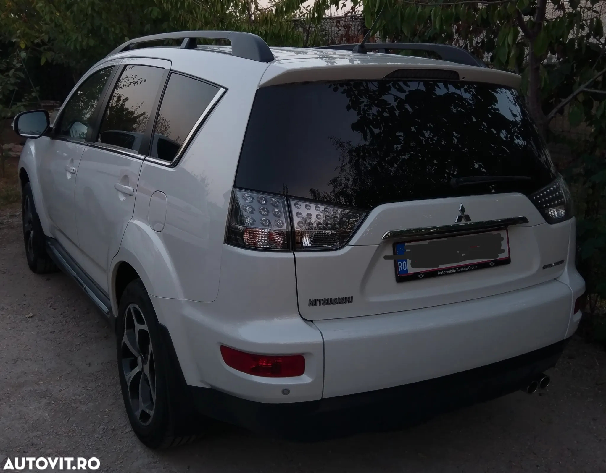 Mitsubishi Outlander - 4