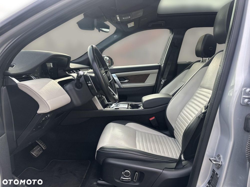 Land Rover Discovery Sport - 10