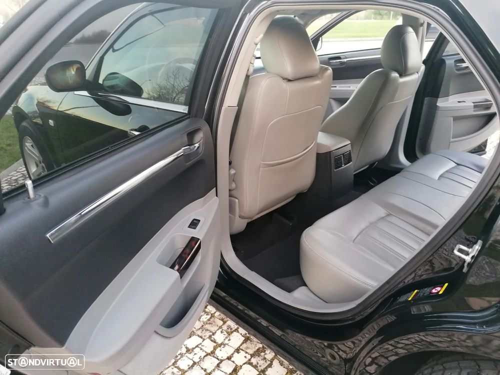 Chrysler 300 C 3.0 CRD - 14