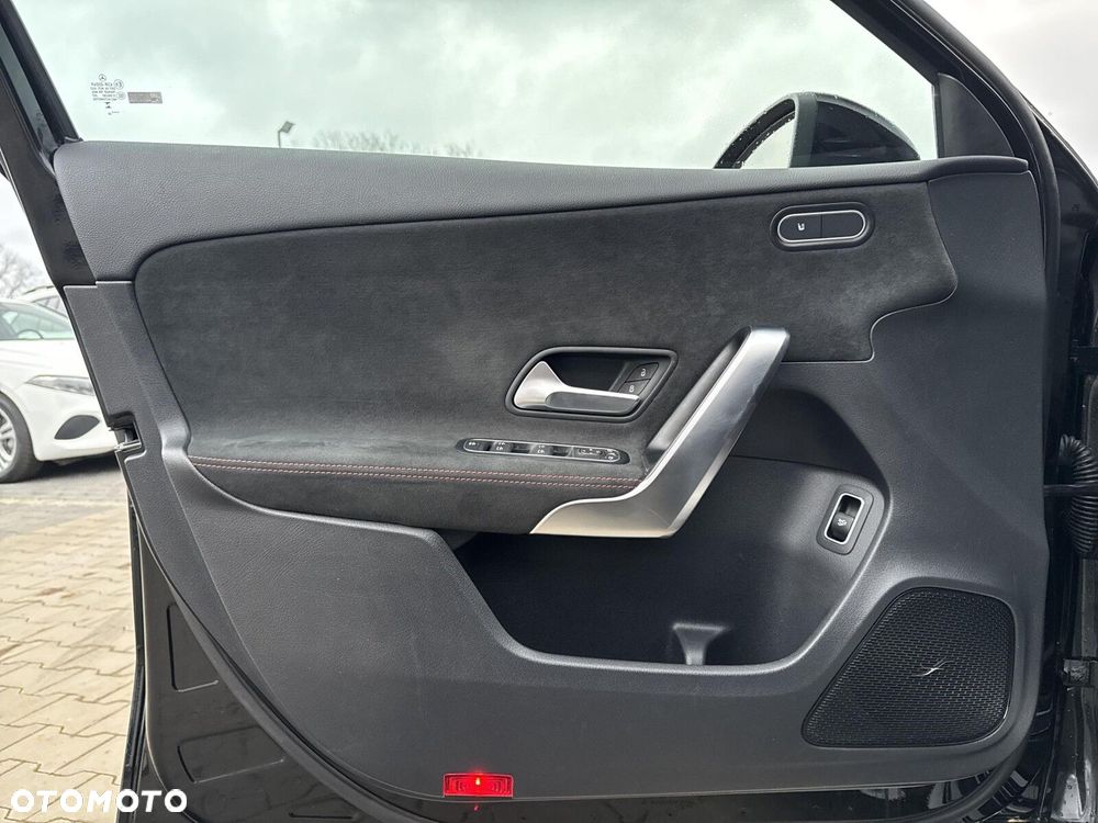 Mercedes-Benz Klasa A 220 4-Matic AMG Line 7G-DCT - 15