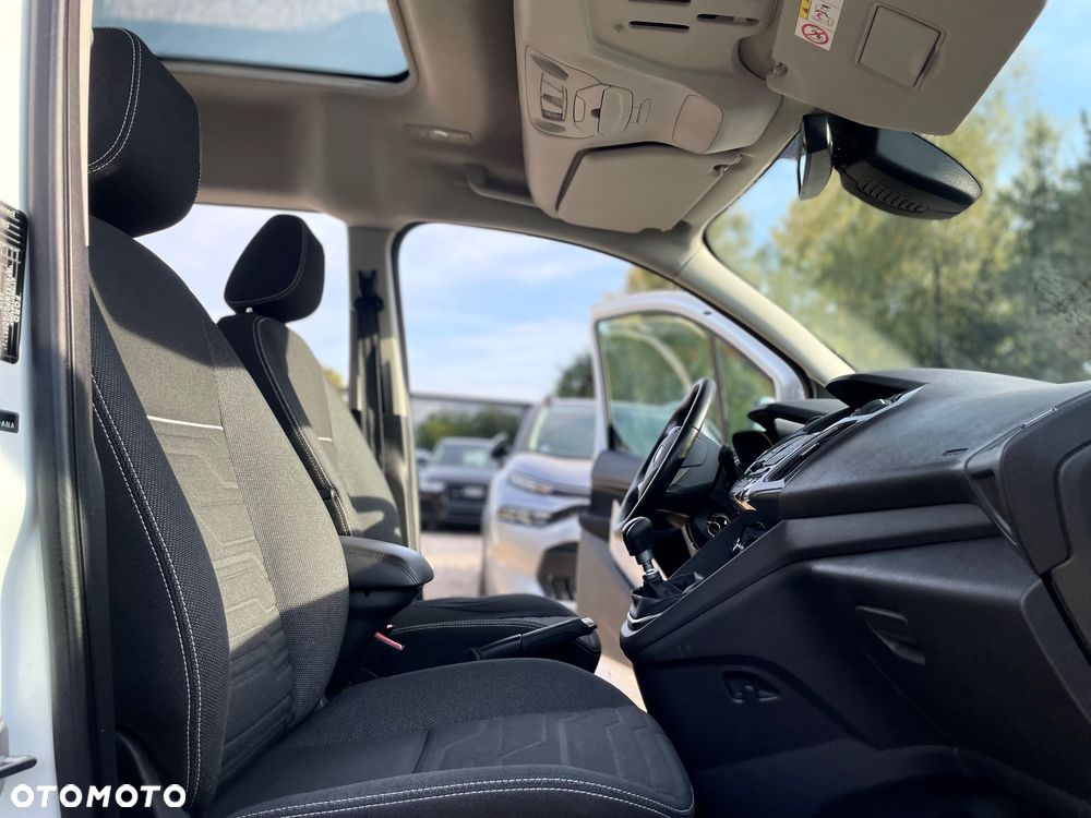 Ford Tourneo Connect Grand - 17