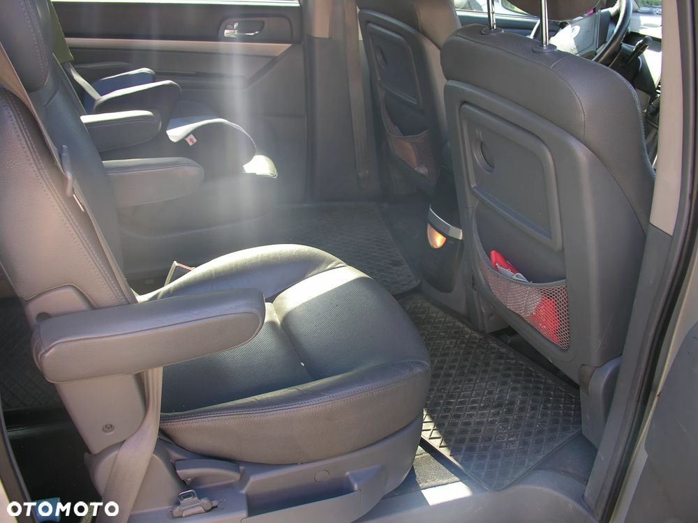 SsangYong/KGM Rodius 270 Xdi Elite - 6