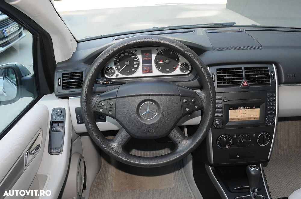 Mercedes-Benz B - 9