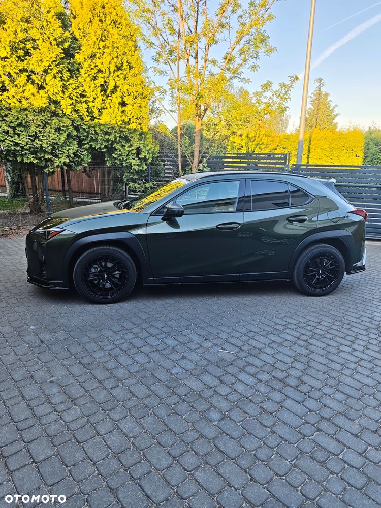 Lexus UX 300h F Sport Design - 5