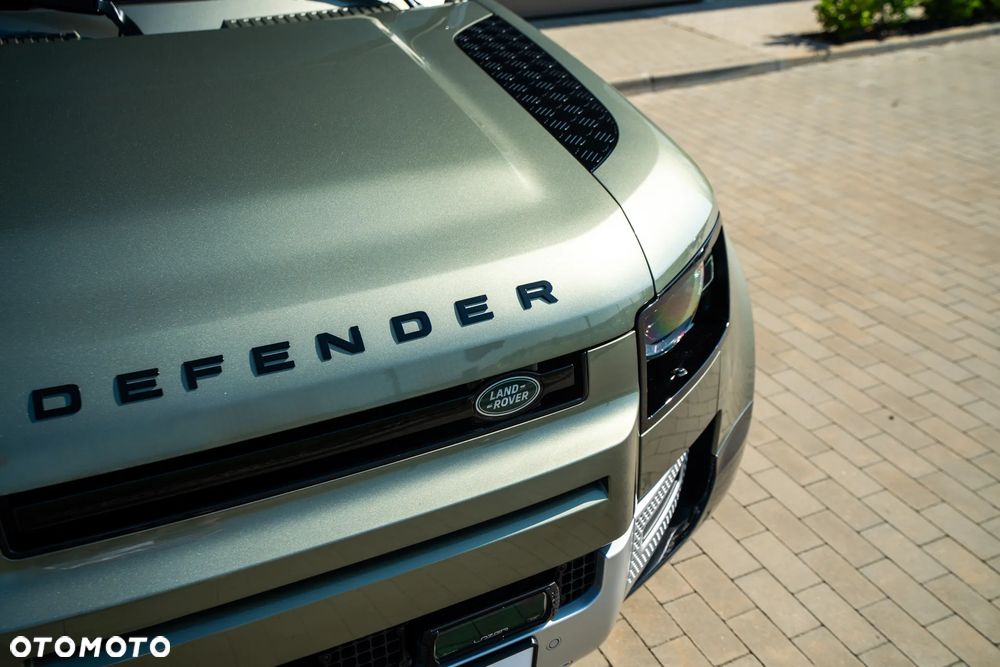 Land Rover Defender - 8