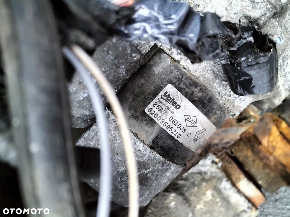 OSPRZĘT SILNIKA ALTERNATOR SPRĘŻARKA KLIMY ROZRUSZNIKRENAULT CLIO IV 1.2 BENZYNA D4F D740 - 4